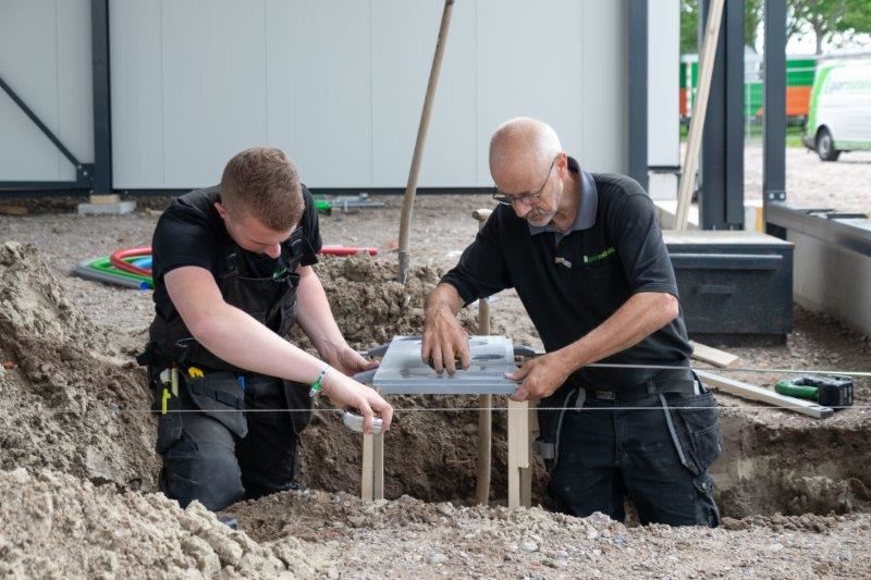 aanbrengen meterkastplaat