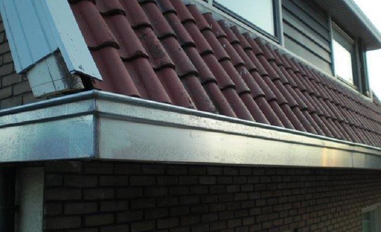 installatietechniek-zinken-dakgoten-woning-middelveld